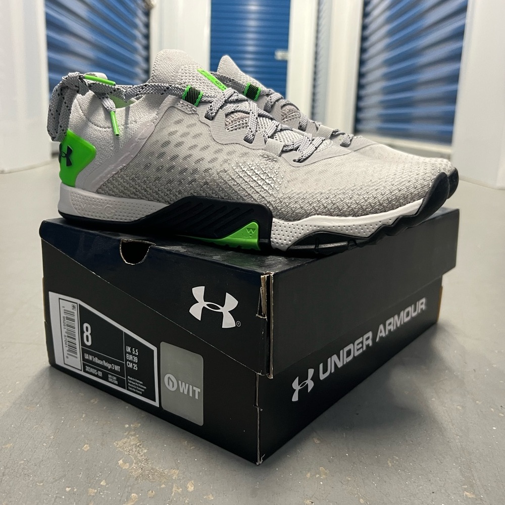 Under Armour x WIT Tribase Reign 3 in Size 8.0 Womens